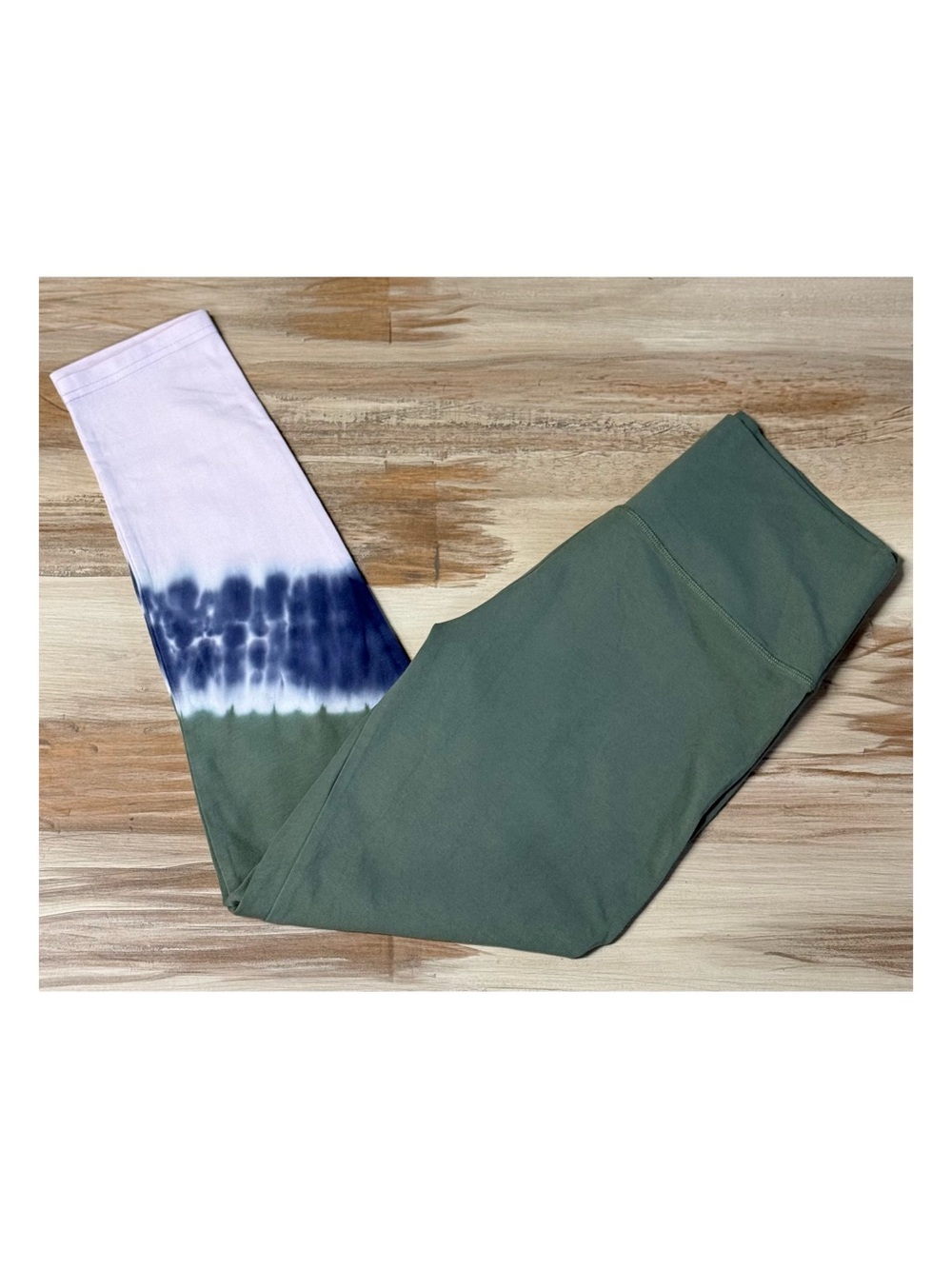 Offline by Aerie OG Legging Skinny Green, Blue & Pink Size L Short